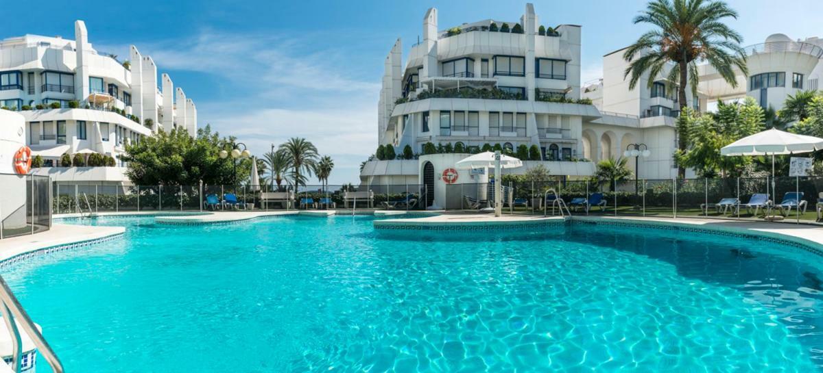 Marbella Center Beachfront With Private Patio Luaran gambar