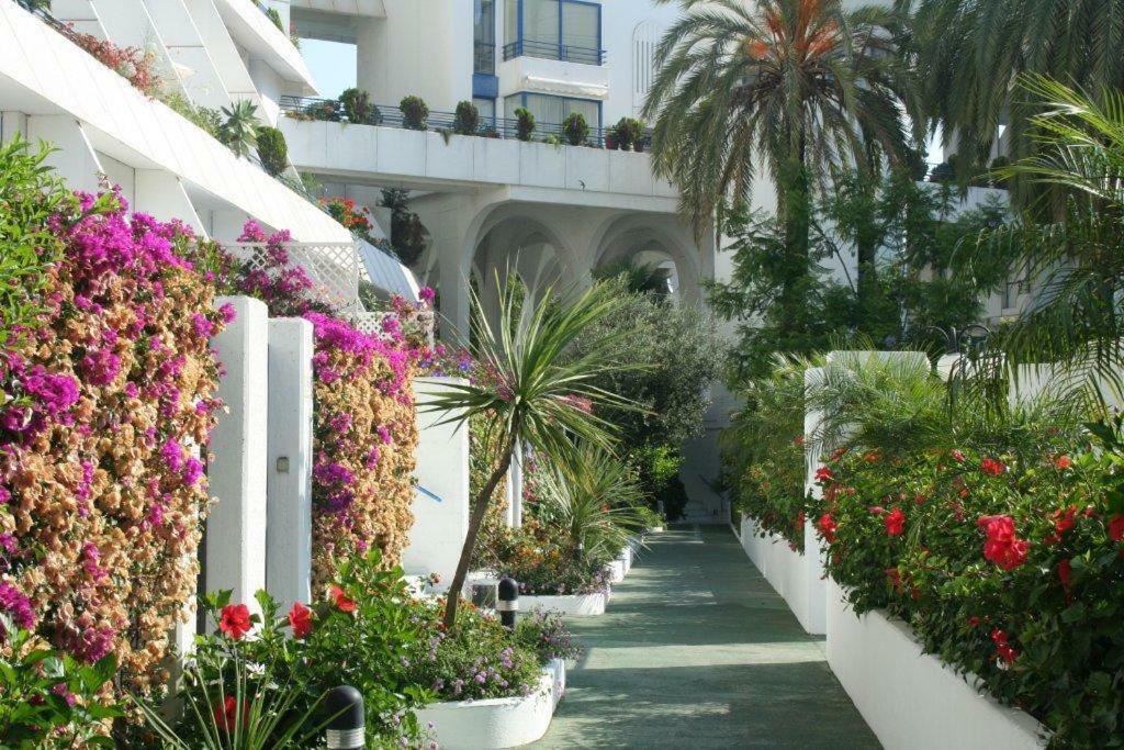 Marbella Center Beachfront With Private Patio Luaran gambar